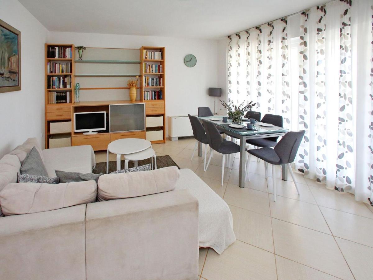 Sun-Kissed Apartment In Bibinje With Garden Exterior foto